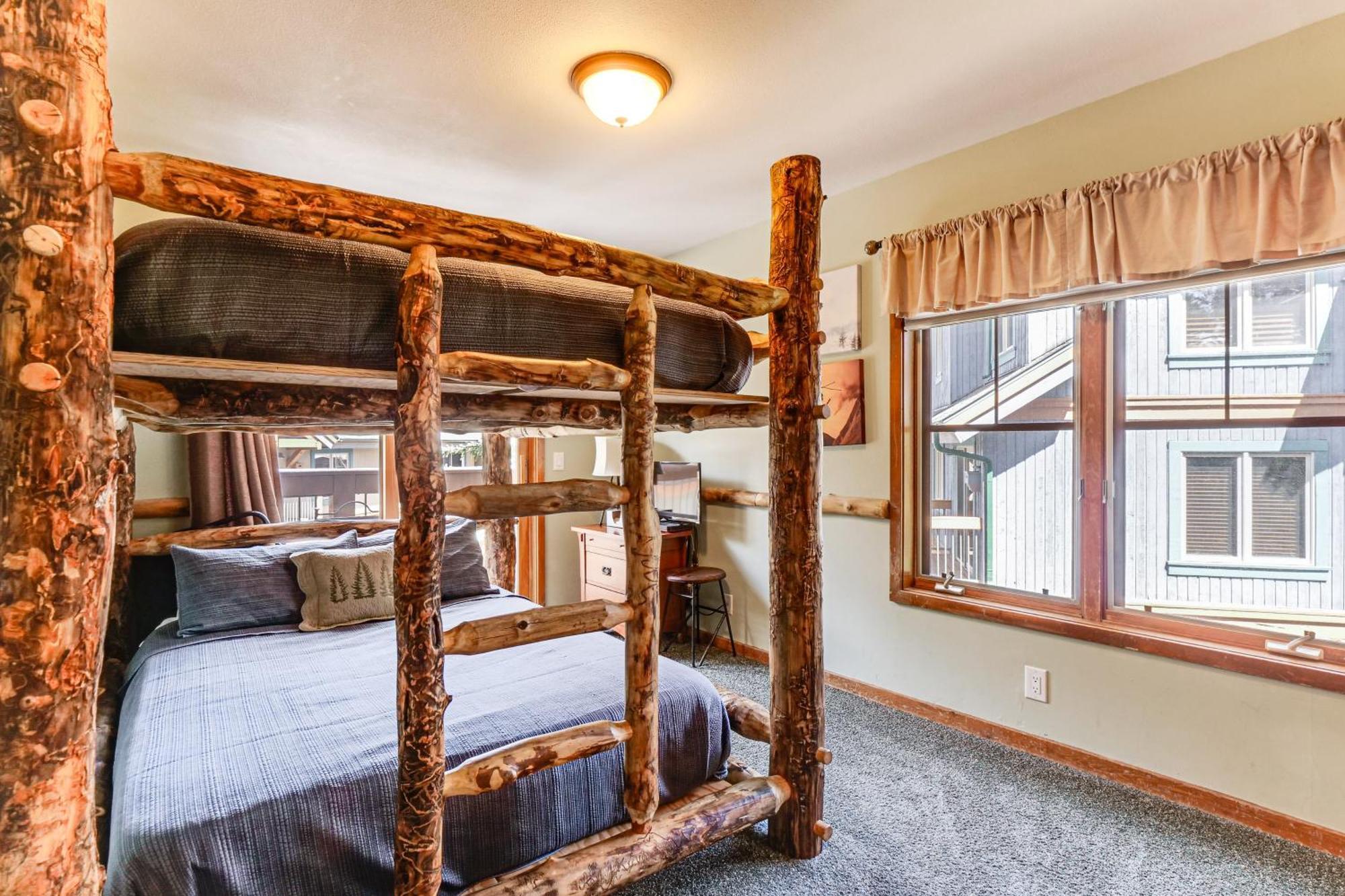 Breck Condo With Pool And Hot Tub Access Walk To Lift Брекенридж Экстерьер фото